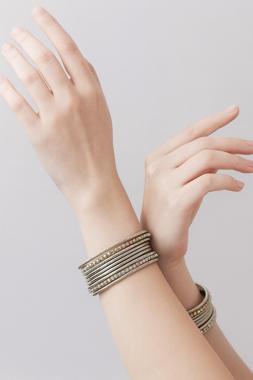 Silver-Tone Crystal Studded Multi-Bangle Set – Elegant Women’s Fashion Jewelry