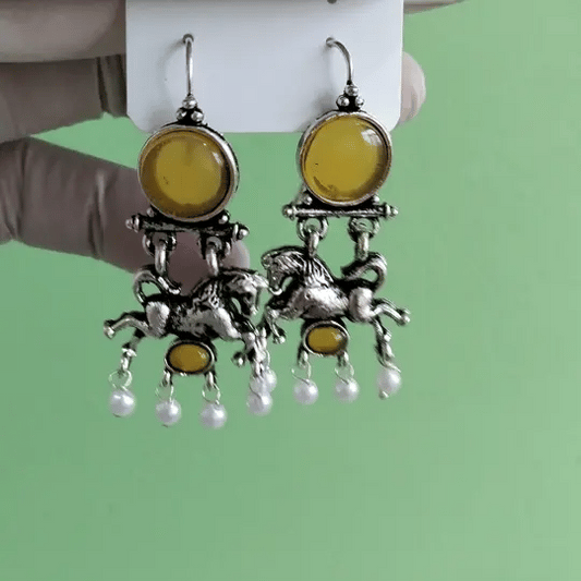Yellow Stone Horse Charm Dangle Earrings with Pearls – Boho Silver-Tone Jewelry