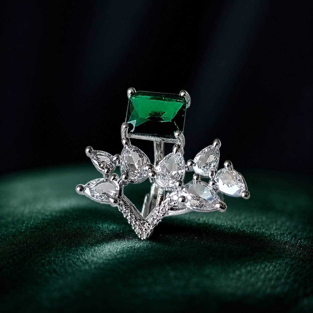 Adjustable Emerald Green Stone Designer AD Ring