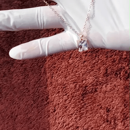 Elegant Square-Cut Solitaire Pendant Necklace – Gold-Tone Chain with Crystal Charm